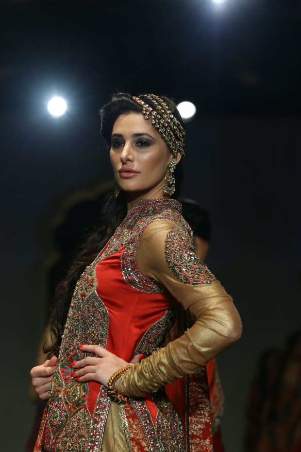 India Bridal Fashion Week Delhi 2013 - Nargis Fakhri as the showstopper of Ashima Leena's Collection_1