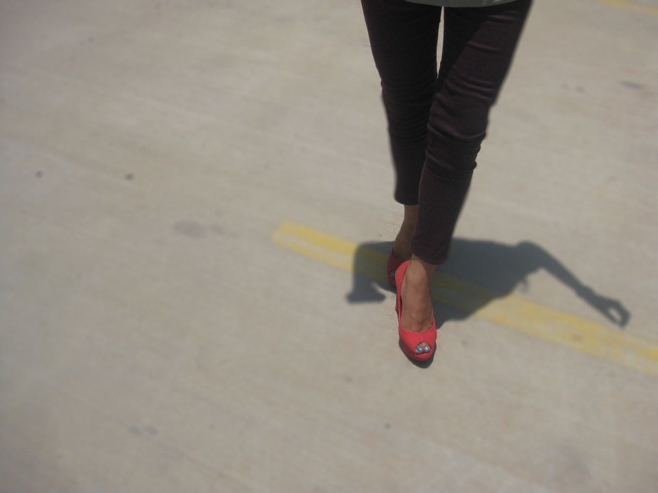 kintyish.com_fashionblog_orangenecklace_greytop_7