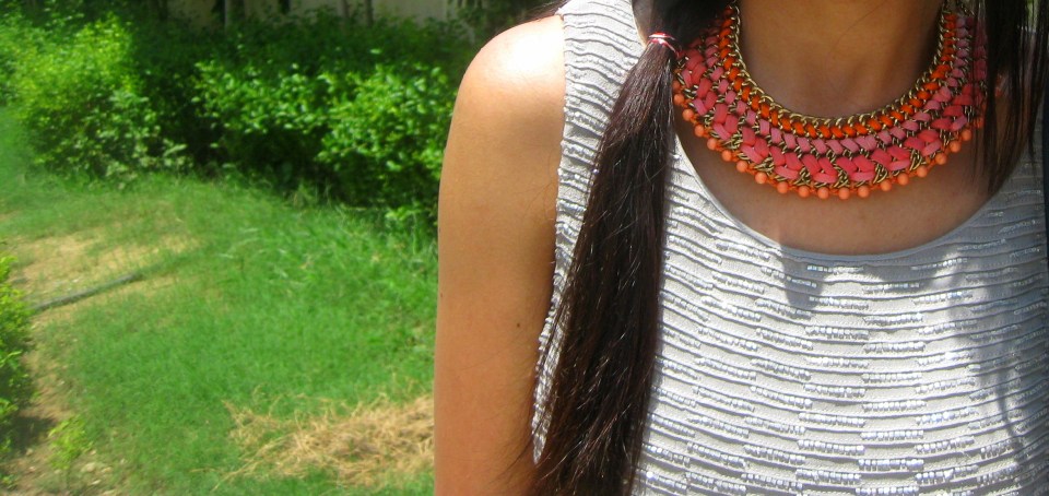 kintyish.com_fashionblog_orangenecklace_greytop_8