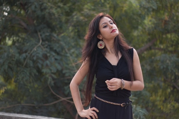 kintyish.com_indian_fashion_blog_all_black_outfit_surreal_2