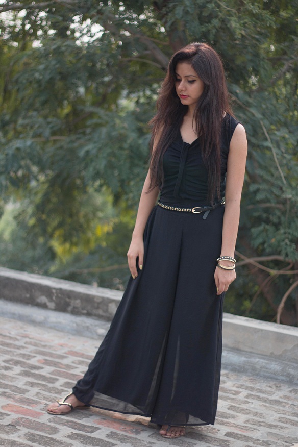 kintyish.com_indian_fashion_blog_all_black_outfit_surreal_7