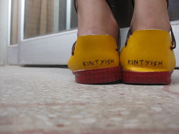 kintyish.com_indianfashionblog_hidesign_artofreuse_contest_footwear