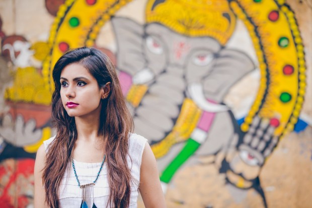 himanshimukhija_kintyish.com_indianfashionblog_feather_post_1.7