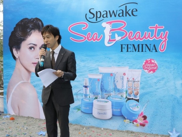 Mr. Takashi Nomura, Director and CEO, Kose Corporation India Pvt Ltd addresses the guests