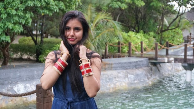 kintyish.com_outfit post_what to wear in Maldives_airport_look_water_villa_3