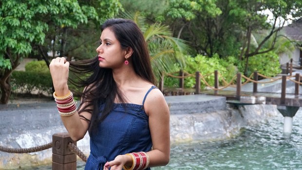 kintyish.com_outfit post_what to wear in Maldives_airport_look_water_villa_4