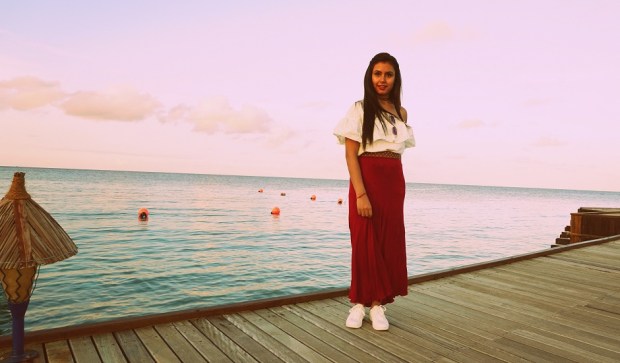 kintyish.com_indian fashion blog_fashion and styling lifestyle blog_croptop skirt outfit in maldives_2