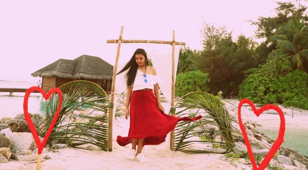 kintyish.com_indian fashion blog_fashion and styling lifestyle blog_croptop skirt outfit in maldives_4
