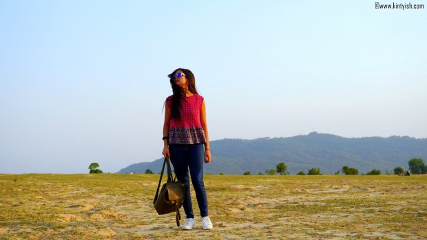 kintyish.com_dharamshala_bir_billing_paragliding_outfit_white sneakers_5