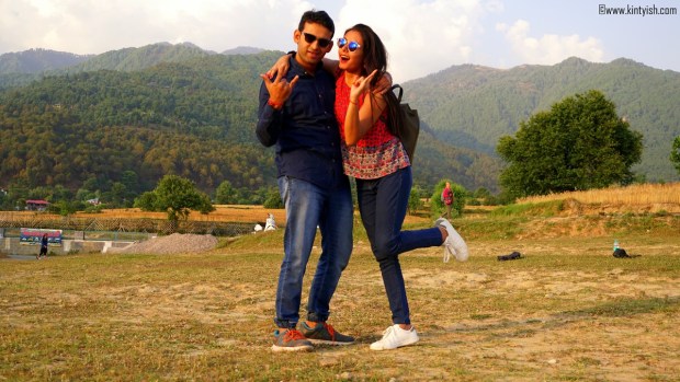 kintyish.com_dharamshala_bir_billing_paragliding_outfit_white sneakers_6