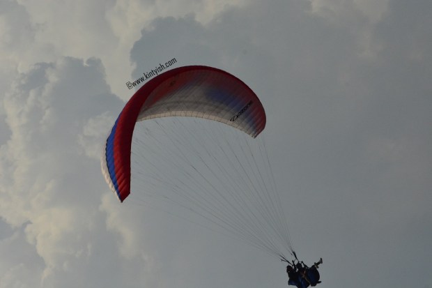 kintyish.com_dharamshala_bir_billing_paragliding_outfit_white sneakers_9