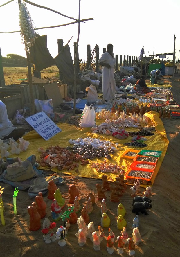 Chennai Mahabalipuram Travel Blog _ Kintyish.com_top best Indian fashion lifestyle travel blog blogger Himanshi Mukhija_11 Mahabalipuram Shore Temple Sea Shell Sellers